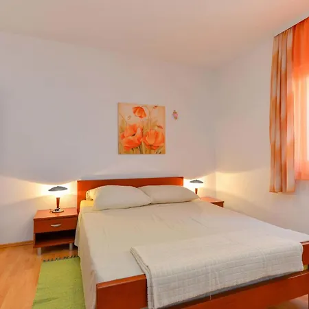 Apartment 1 Bedroom In Zadar